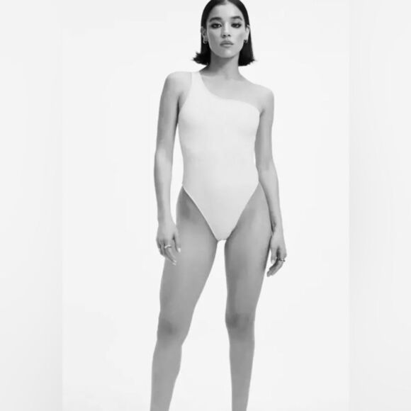 GOOD AMERICAN Scuba One Shoulder High Cut Thigh One Piece Swimsuit Blk SZ 1 NWT - Picture 6 of 9